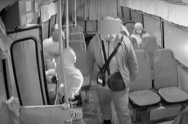 Терминал кондуктора. Кондуктор екатеринбург. Злой кондуктор в автобусе. Кондуктор в автобусе. Кондукторша.