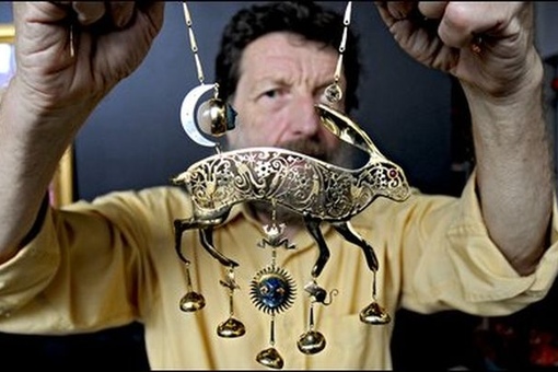 Книга маскарад кит уильямс. Кит уильямс. Кит уильямс маскарад. Криптографическая игра кита уильямса. Kit williams.