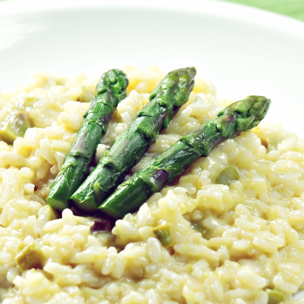 Ризотто со спаржей фасованное. Картинки ризотто со спаржей. Ризотто спаржа. Ризотто спаржа. Зеленое ризотто страчателла.